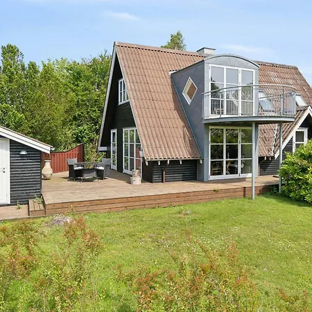 In The Middle Of Nature With Sea View Holiday home Spodsbjerg