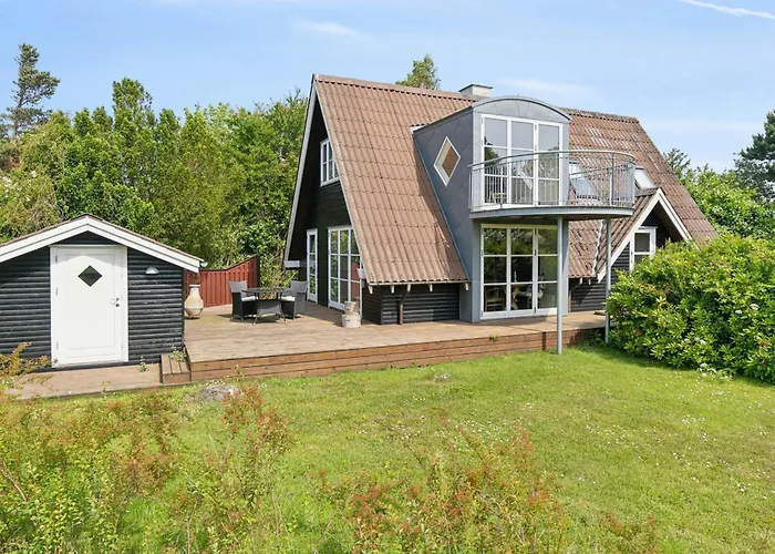 In The Middle Of Nature With Sea View Holiday home Spodsbjerg